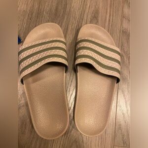 Adidas adilette slides - women’s